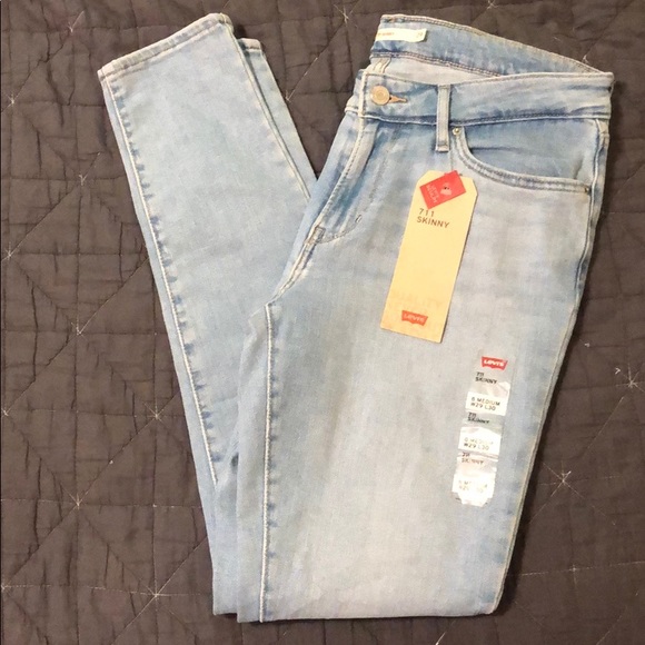 Levi's Denim - NWT Levi’s 711 Skinny Midrise Size 8/29 lightwash